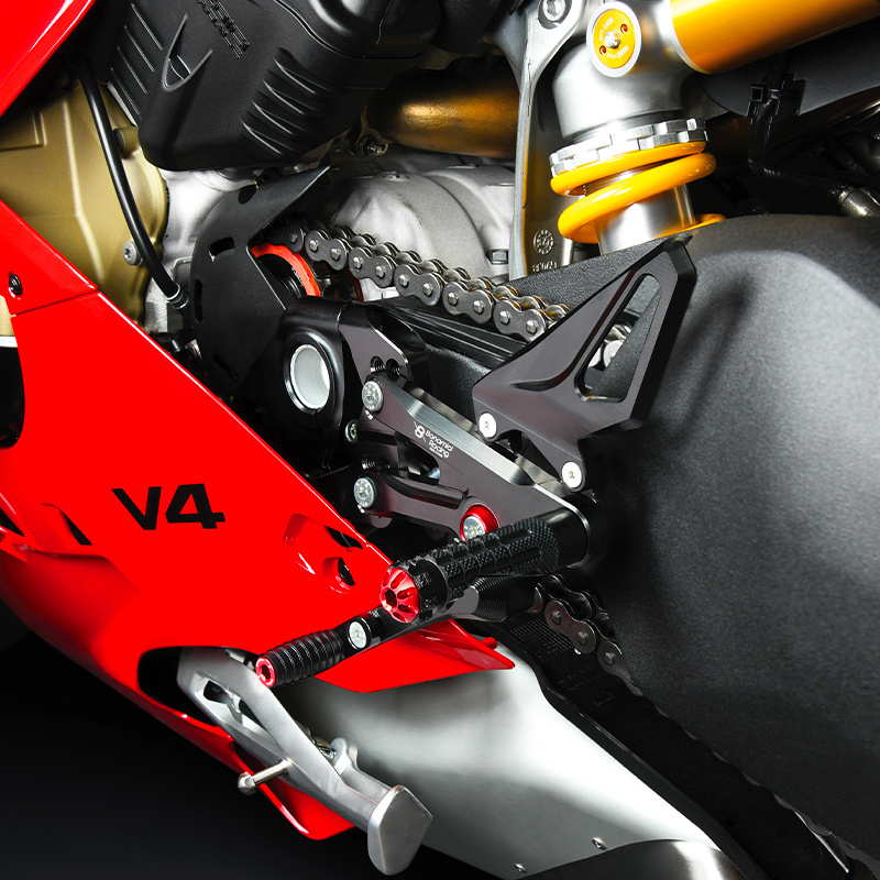 DV4-rearsets-ducati-panigale-v4